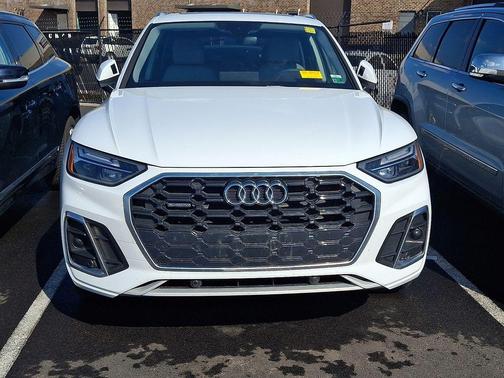2022 Audi Q5 45 S line Premium