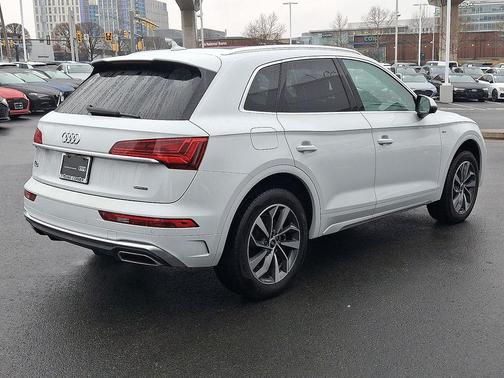 2022 Audi Q5 45 S line Premium