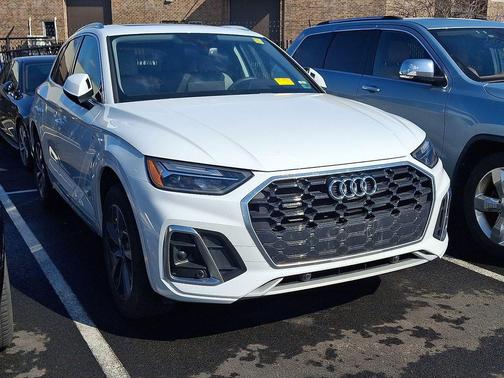 2022 Audi Q5 45 S line Premium