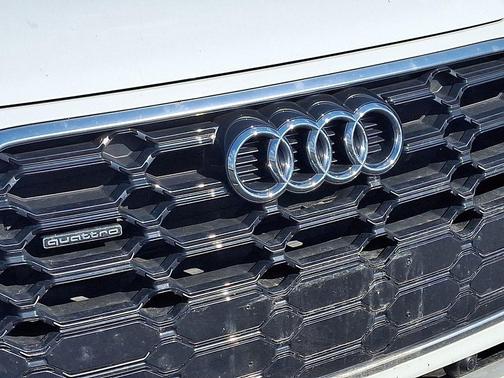 2022 Audi Q5 45 S line Premium