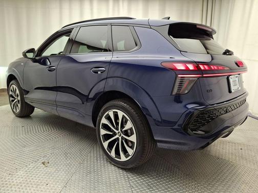 Navarra Blue Metallic 2026 Audi Q3 TFSI quattro S tronic