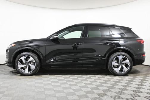2025 Audi Q6 e-tron Premium Plus quattro