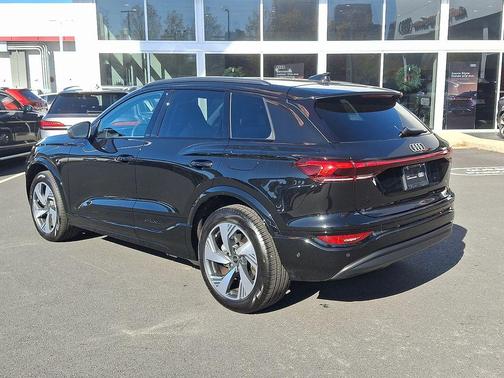 2025 Audi Q6 e-tron Premium Plus quattro