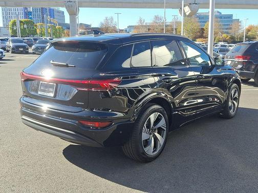 2025 Audi Q6 e-tron Premium Plus quattro