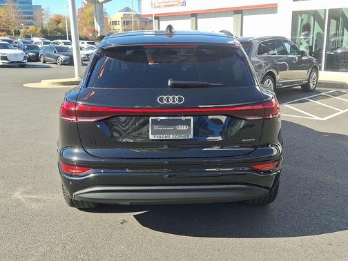 2025 Audi Q6 e-tron Premium Plus quattro