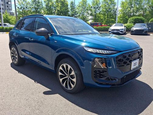 Malpelo Blue Metallic 2026 Audi Q3 TFSI quattro S tronic