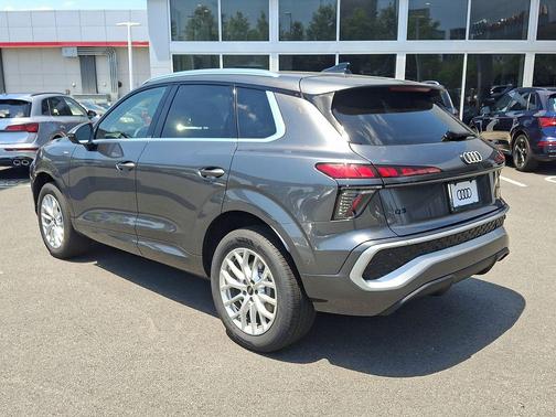 Daytona Gray Pearl Effect 2026 Audi Q3 TFSI quattro S tronic