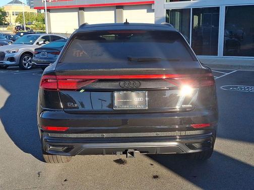 Mythos Black Metallic 2023 Audi Q8 55 Premium Plus