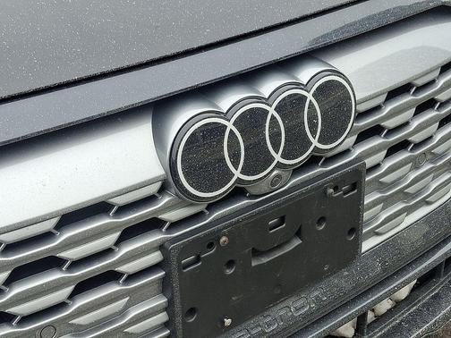 2024 Audi Q8 e-tron Premium Plus