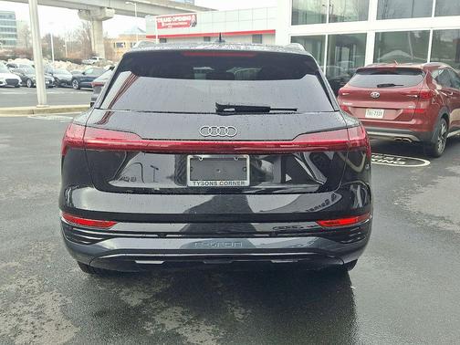 2024 Audi Q8 e-tron Premium Plus