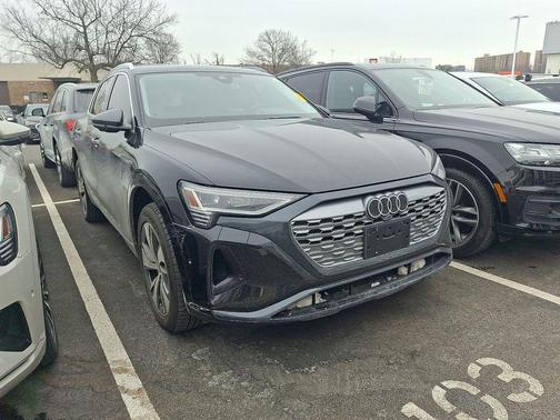 2024 Audi Q8 e-tron Premium Plus