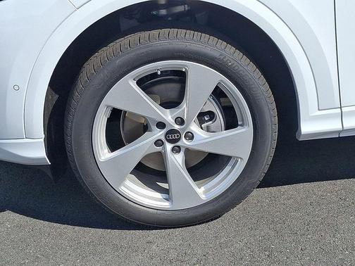 2025 Audi Q5 Premium Plus