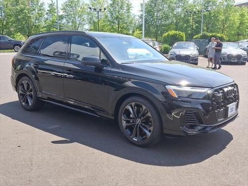 2025 Audi Q7 55 Premium Plus