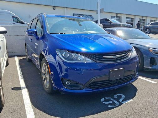 Ocean Blue Metallic 2018 Chrysler Pacifica Hybrid Limited