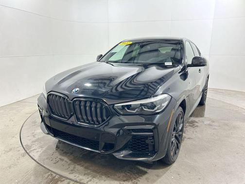 Black Sapphire Metallic 2022 BMW X6 M50i