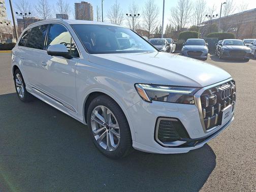 2026 Audi Q7 55 Premium Plus