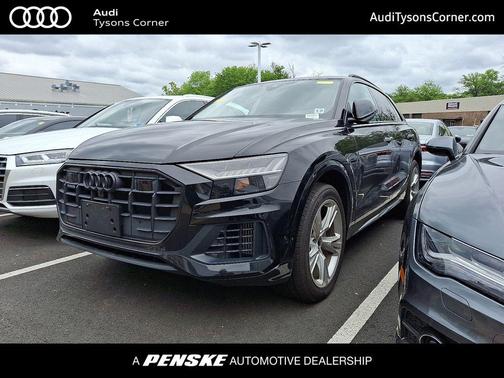 Mythos Black Metallic 2023 Audi Q8 55 Premium