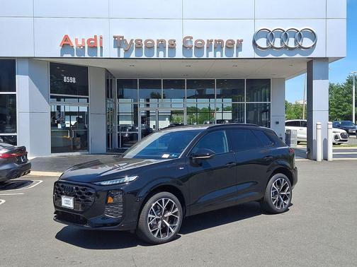 Mythos Black Metallic 2026 Audi Q3 TFSI quattro S tronic