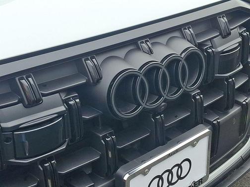 2026 Audi Q7 55 Premium Plus