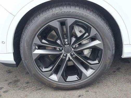 2026 Audi Q7 55 Premium Plus