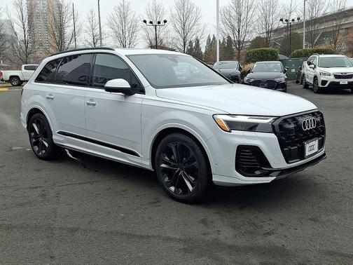 2026 Audi Q7 55 Premium Plus