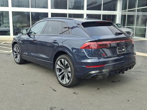 2025 Audi Q8 55 Premium Plus