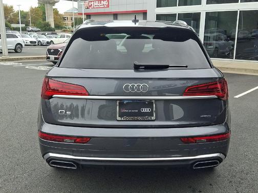 Daytona Gray Pearl Effect 2023 Audi Q5 45 S line Premium