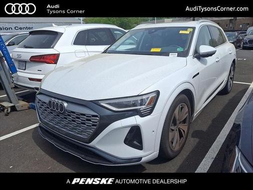2024 Audi Q8 e-tron Premium Plus