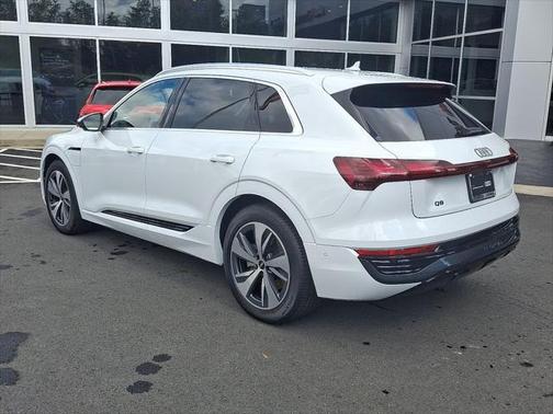 2024 Audi Q8 e-tron Premium Plus