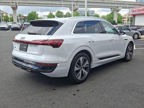 2024 Audi Q8 e-tron Premium Plus