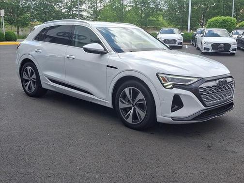 2024 Audi Q8 e-tron Premium Plus