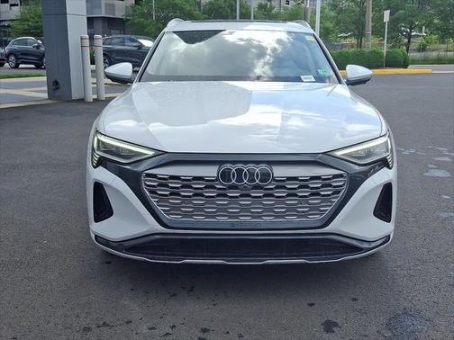 2024 Audi Q8 e-tron Premium Plus
