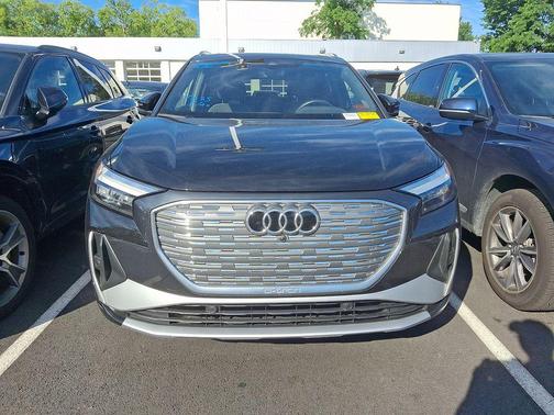 Mythos Black Metallic 2023 Audi Q4 e-tron Premium Plus 50 quattro