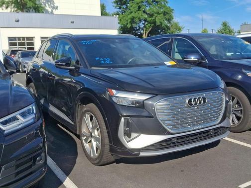 Mythos Black Metallic 2023 Audi Q4 e-tron Premium Plus 50 quattro