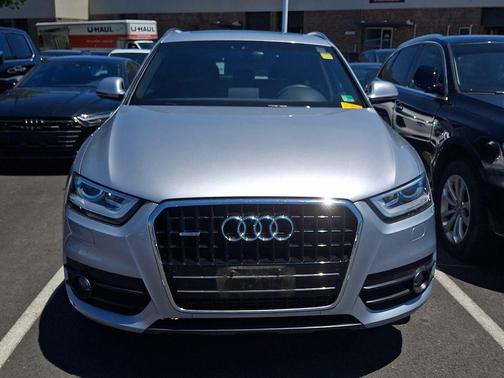 Florett Silver Metallic 2015 Audi Q3 2.0T Premium Plus