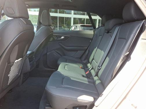 2025 Audi Q8 55 Premium