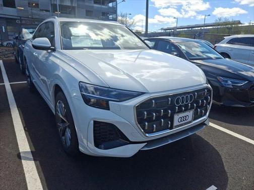 2025 Audi Q8 55 Premium