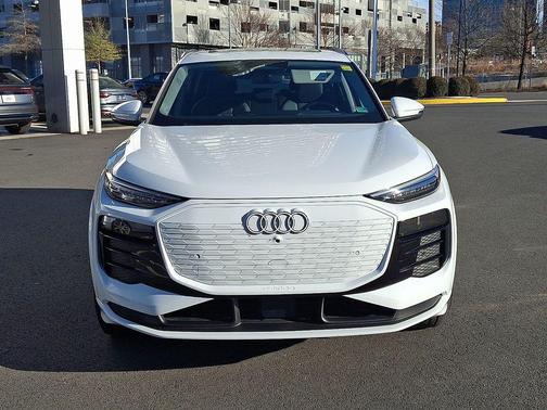 2025 Audi Q6 e-tron Premium Plus quattro