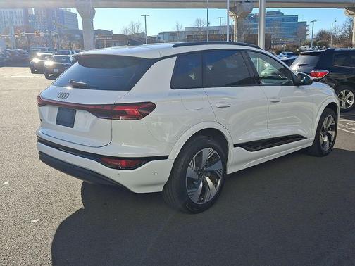 2025 Audi Q6 e-tron Premium Plus quattro