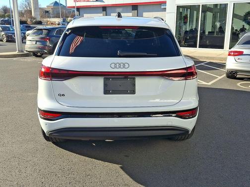2025 Audi Q6 e-tron Premium Plus quattro
