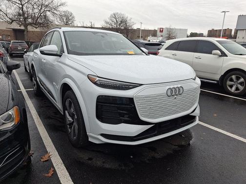 2025 Audi Q6 e-tron Premium Plus quattro