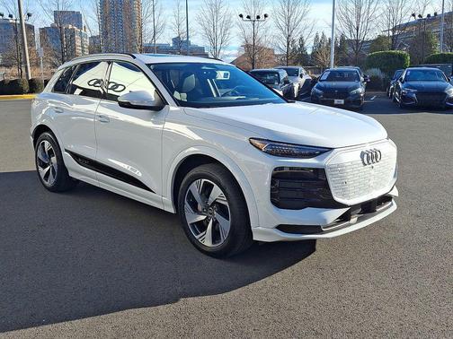 2025 Audi Q6 e-tron Premium Plus quattro