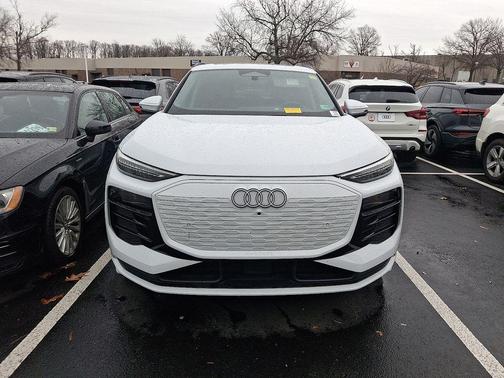 2025 Audi Q6 e-tron Premium Plus quattro