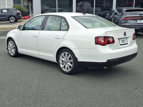 2010 Volkswagen Jetta Wolfsburg Edition