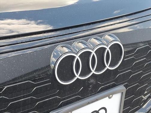 2025 Audi Q6 e-tron Prestige quattro