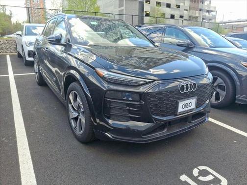 2025 Audi Q6 e-tron Prestige quattro