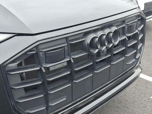 2023 Audi Q8 55 Premium Plus