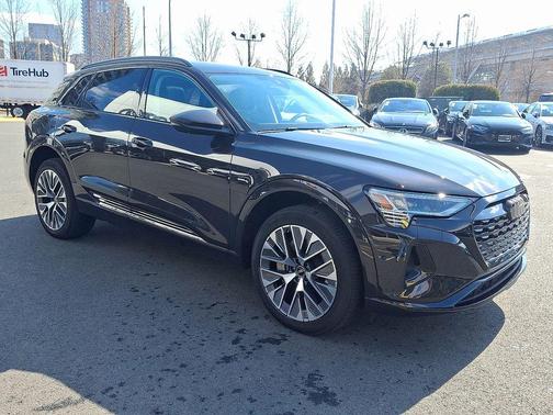 2024 Audi Q8 e-tron Prestige