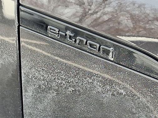 2024 Audi Q8 e-tron Prestige