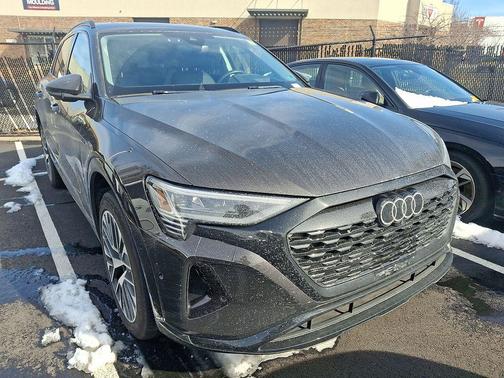 2024 Audi Q8 e-tron Prestige